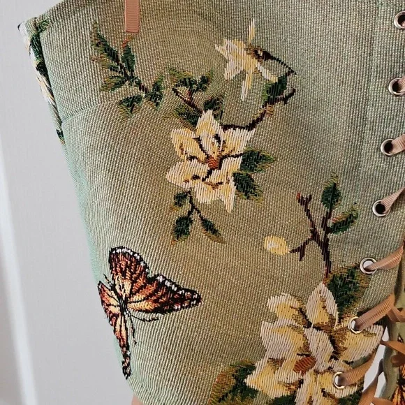 Nature-themed Corset Top - Picture 9 of 11